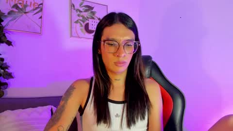 Snapshot of maddie_ray_ chatting on 3, 6, 2026 Maddie Ray online show from 3, 6, 2026