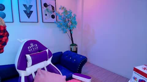Snapshot of maddie_t18 chatting on 28, 5, 2026 maddie_t18 online show from 28, 5, 2026