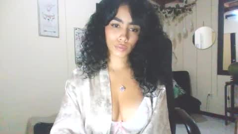 Snapshot of maddie_thompsonn chatting on 10, 10, 2025 maddie_thompsonn online show from 10, 10, 2025