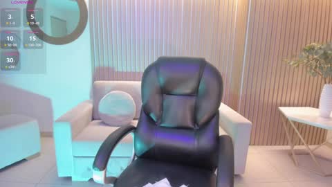 Snapshot of maddisonlowe chatting on 4, 2, 2025 Maddison online show from 4, 2, 2025