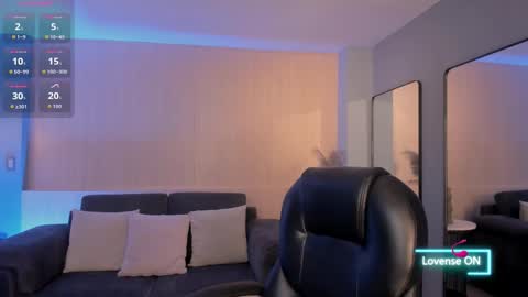 Snapshot of maddisonlowe chatting on 18, 12, 2025 Maddison online show from 18, 12, 2025