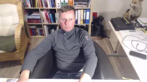 Snapshot of maddmax8 chatting on 28, 10, 2025 Mad4You online show from 28, 10, 2025