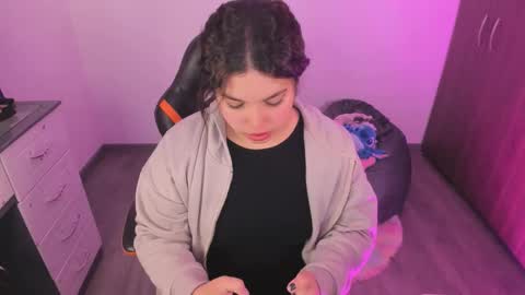 Snapshot of madelaine_taylor chatting on 16, 10, 2025 madelaine_taylor online show from 16, 10, 2025