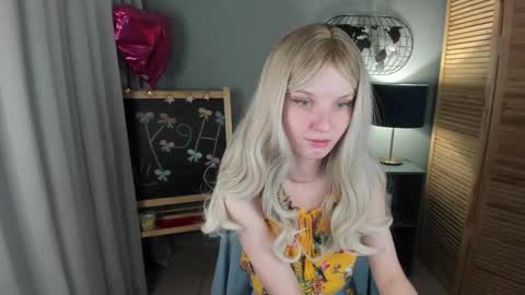 Snapshot of madelaines chatting on 15, 11, 2025 madelaines online show from 15, 11, 2025