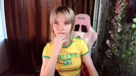 Snapshot of madelaines chatting on 25, 4, 2026 madelaines online show from 25, 4, 2026