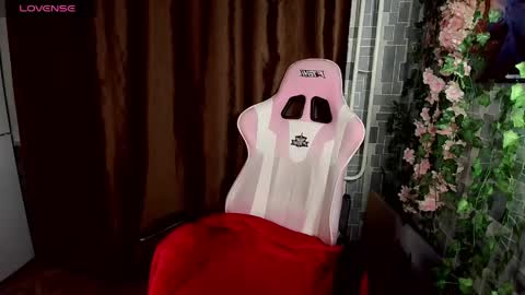 Snapshot of madelaines chatting on 12, 5, 2026 madelaines online show from 12, 5, 2026