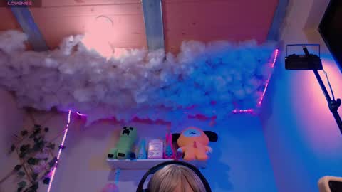 Madeline  online show from 25, 10, 2025