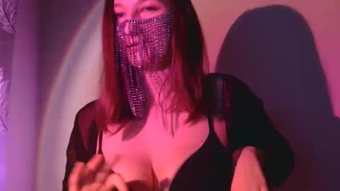 mademoiselle_mystique online show from 5, 11, 2025