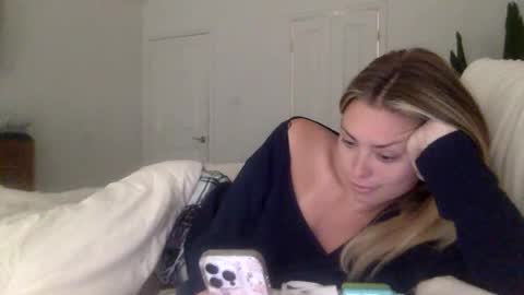 Snapshot of madirose69 chatting on 10, 10, 2025 mari rose online show from 10, 10, 2025