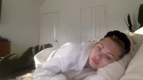 Snapshot of madirose69 chatting on 16, 10, 2025 mari rose online show from 16, 10, 2025