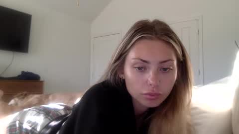 Snapshot of madirose69 chatting on 17, 10, 2025 mari rose online show from 17, 10, 2025
