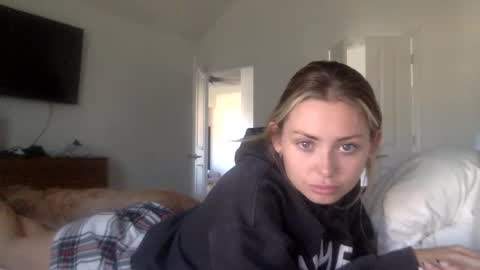 Snapshot of madirose69 chatting on 27, 10, 2025 mari rose online show from 27, 10, 2025