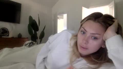 Snapshot of madirose69 chatting on 25, 11, 2025 mari rose online show from 25, 11, 2025