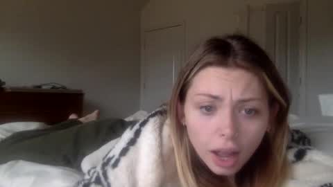 Snapshot of madirose69 chatting on 3, 12, 2025 mari rose online show from 3, 12, 2025