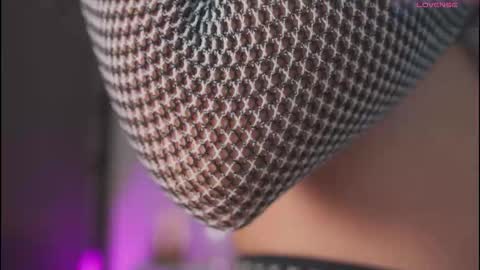 Valentina   1030   530  -  online show from 7, 11, 2025