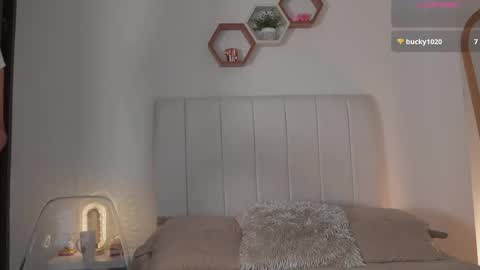 Valentina   1030   530  -  online show from 21, 5, 2026