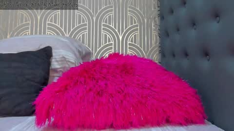   online show from 31, 12, 2024