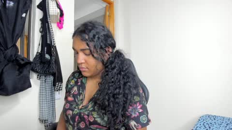 Snapshot of madisonbrunette_lxs chatting on 30, 12, 2024 madison online show from 30, 12, 2024