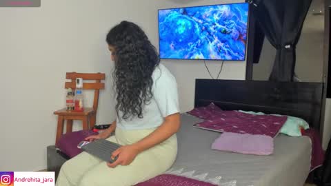 Snapshot of madisonbrunette_lxs chatting on 18, 9, 2025 madison online show from 18, 9, 2025