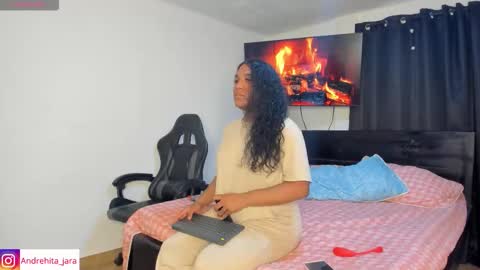 Snapshot of madisonbrunette_lxs chatting on 30, 10, 2025 madison online show from 30, 10, 2025