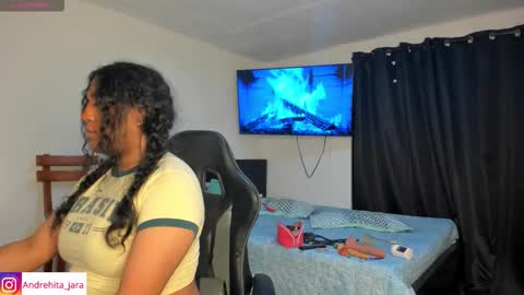 Snapshot of madisonbrunette_lxs chatting on 4, 11, 2025 madison online show from 4, 11, 2025