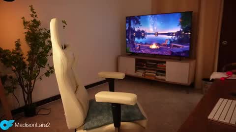 madisonlara online show from 8, 11, 2025