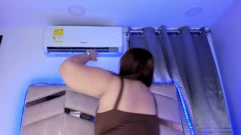 madissonlee__ online show from 10, 4, 2026