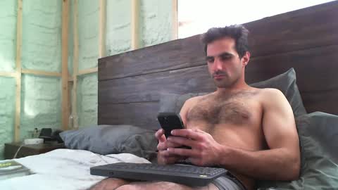 Guigui online show from 5, 1, 2025