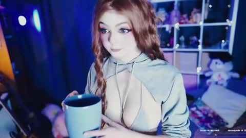 Snapshot of madnessalise chatting on 29, 4, 2026 Alice online show from 29, 4, 2026