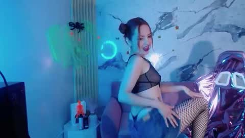 Snapshot of mady0619_ch chatting on 13, 10, 2025 Mady online show from 13, 10, 2025