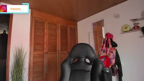 Snapshot of maeeve_ chatting on 4, 12, 2025 Maeve schedule 11 am- 530 pm colombia time online show from 4, 12, 2025