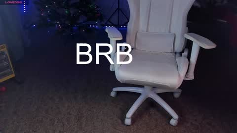 Maevee online show from 30, 1, 2025