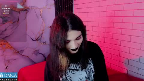 Snapshot of maevekuro chatting on 8, 6, 2026 maevekuro online show from 8, 6, 2026