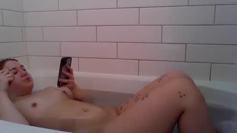 Snapshot of maevesins chatting on 13, 2, 2025 Maeve Sins online show from 13, 2, 2025