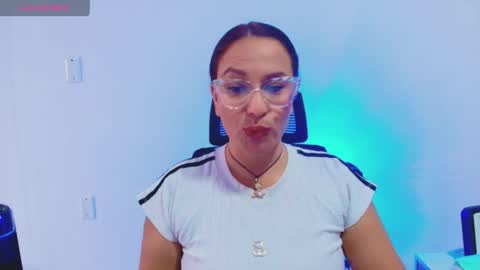 Snapshot of magentastudio2025 chatting on 7, 4, 2026 magentastudio2025 online show from 7, 4, 2026