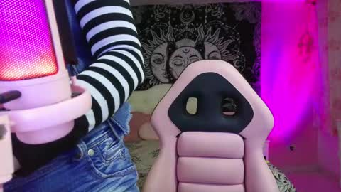 Claire online show from 12, 3, 2025