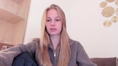 Snapshot of magic_couple13 chatting on 6, 11, 2025 Alice online show from 6, 11, 2025