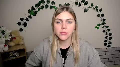 Snapshot of magic_katarina_ chatting on 6, 1, 2025 magic_katarina_ online show from 6, 1, 2025