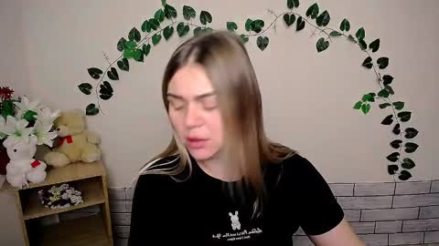 Snapshot of magic_katarina_ chatting on 3, 2, 2025 magic_katarina_ online show from 3, 2, 2025