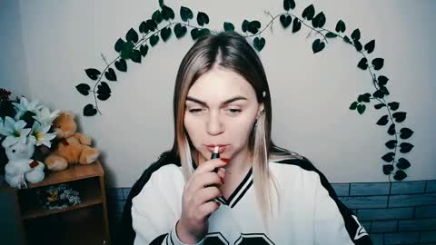 Snapshot of magic_katarina_ chatting on 4, 3, 2025 magic_katarina_ online show from 4, 3, 2025