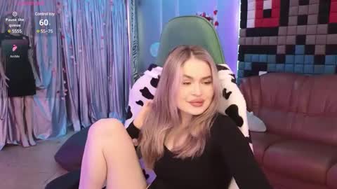 Jessica  Leila online show from 10, 2, 2025