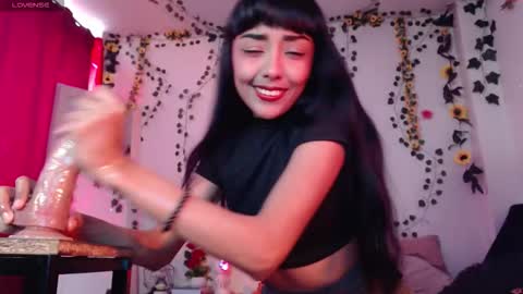 Snapshot of magicalbabyyy chatting on 26, 3, 2026 Rose online show from 26, 3, 2026