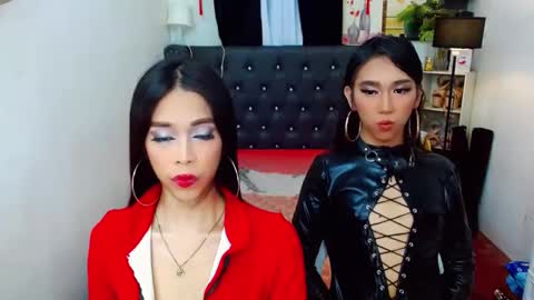 BELLA AND HANA online show from 24, 11, 2025