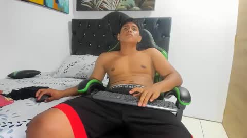 Snapshot of magnust_miller_ chatting on 16, 4, 2026 M A G N U S T online show from 16, 4, 2026