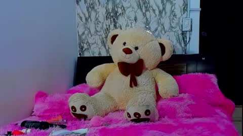 Snapshot of maia_bronce chatting on 18, 4, 2026 Maia Bronce online show from 18, 4, 2026
