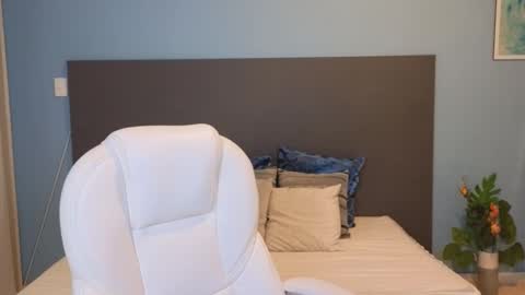 Maiaa Ruiz  online show from 7, 1, 2025