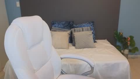 Maiaa Ruiz  online show from 14, 2, 2025