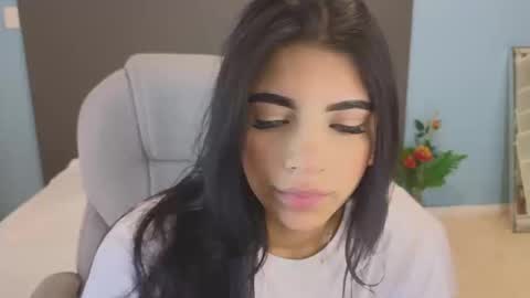 Maiaa Ruiz  online show from 9, 9, 2025