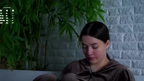 Lucy online show from 28, 4, 2026