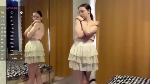 Snapshot of maidacompston chatting on 21, 9, 2025 Elina online show from 21, 9, 2025
